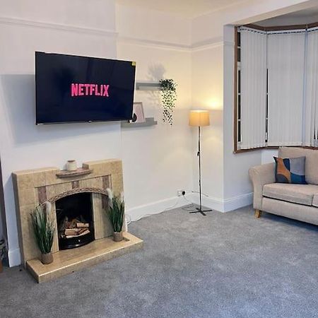 Spacious 3 Bed Flat - Beach Nearby - No Pets Southend-on-Sea Extérieur photo