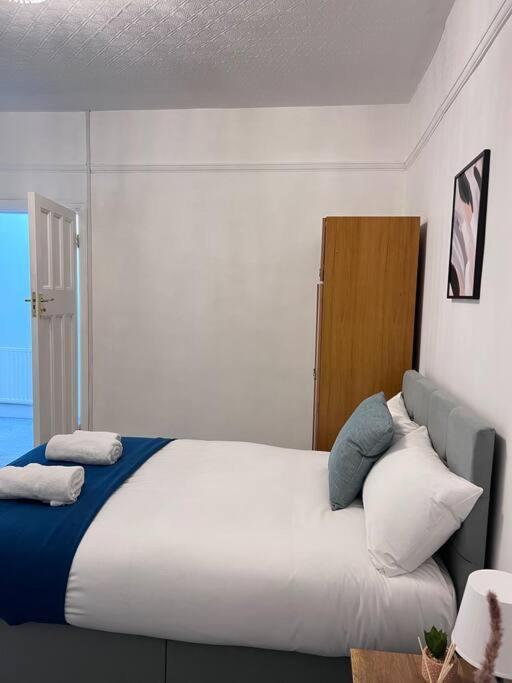 Spacious 3 Bed Flat - Beach Nearby - No Pets Southend-on-Sea Extérieur photo