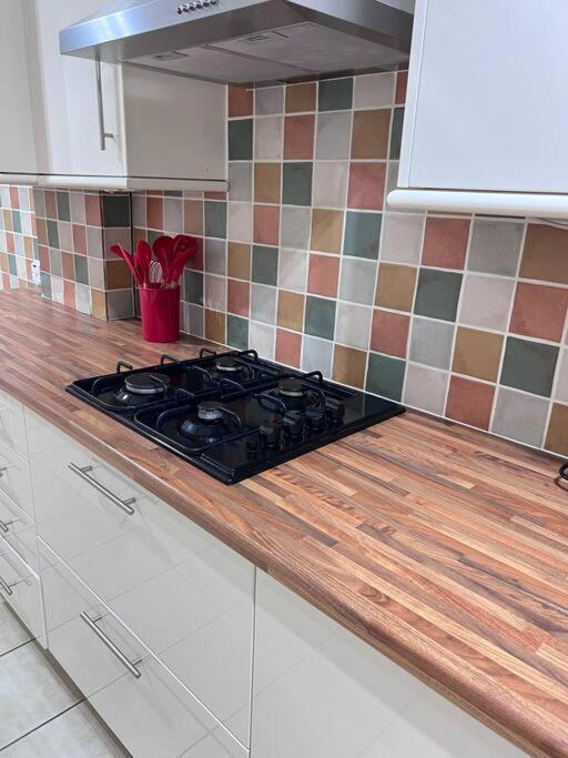 Spacious 3 Bed Flat - Beach Nearby - No Pets Southend-on-Sea Extérieur photo