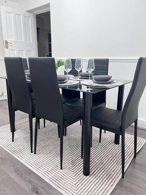 Spacious 3 Bed Flat - Beach Nearby - No Pets Southend-on-Sea Extérieur photo