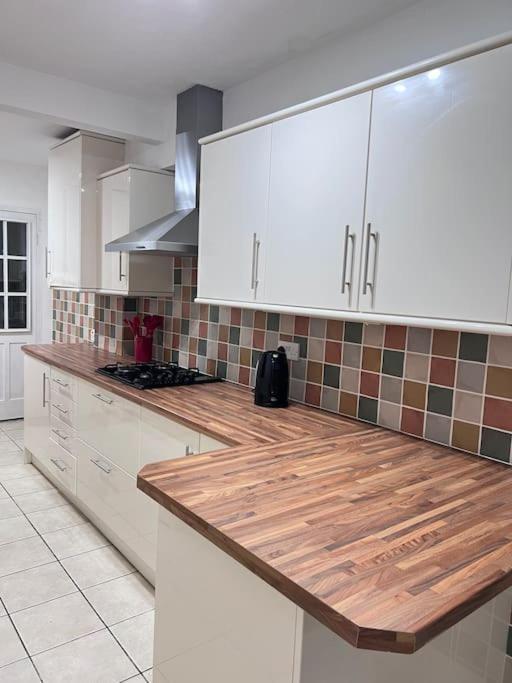 Spacious 3 Bed Flat - Beach Nearby - No Pets Southend-on-Sea Extérieur photo