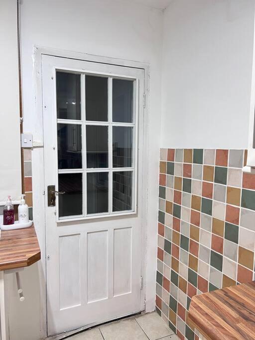 Spacious 3 Bed Flat - Beach Nearby - No Pets Southend-on-Sea Extérieur photo
