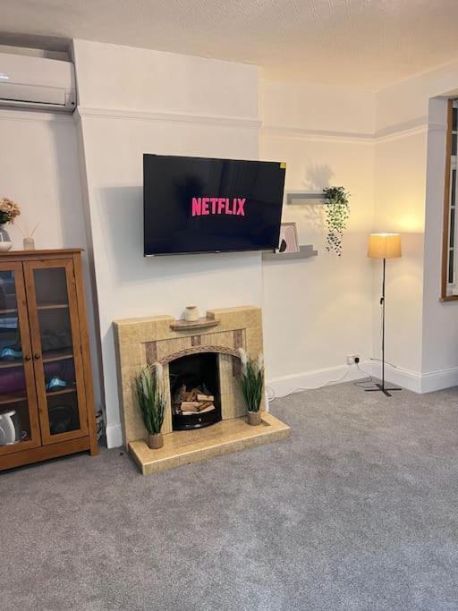 Spacious 3 Bed Flat - Beach Nearby - No Pets Southend-on-Sea Extérieur photo